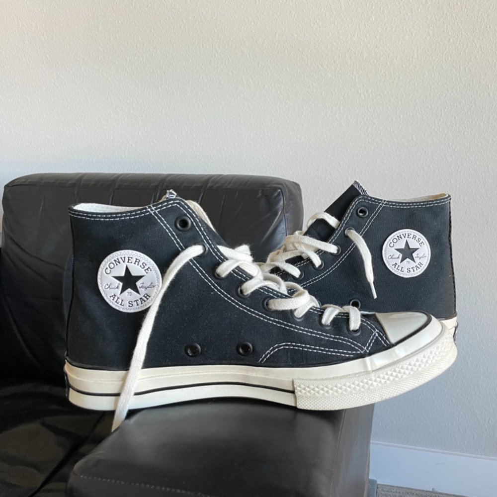 CONVERSE X SMOKING KILLS - NWOT - SZ 10